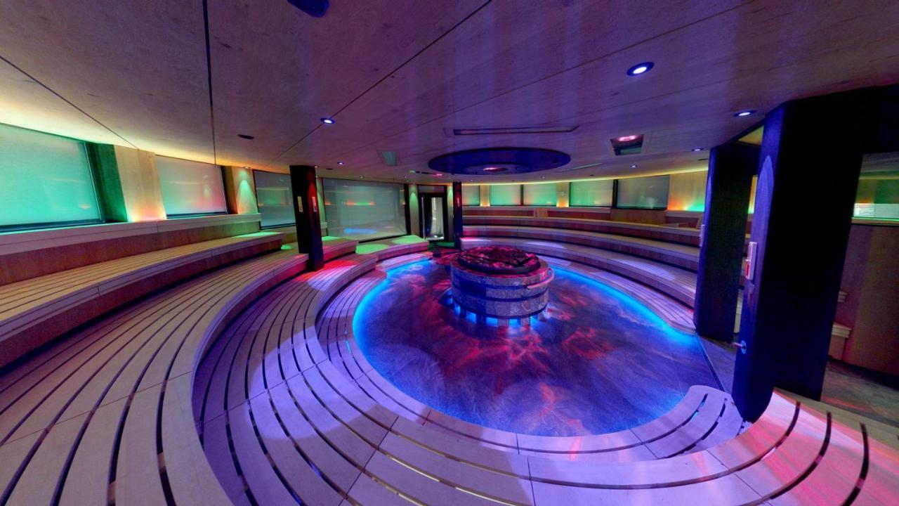 Stroblhof Active Family Spa Resort San Leonardo in Passiria Esterno foto