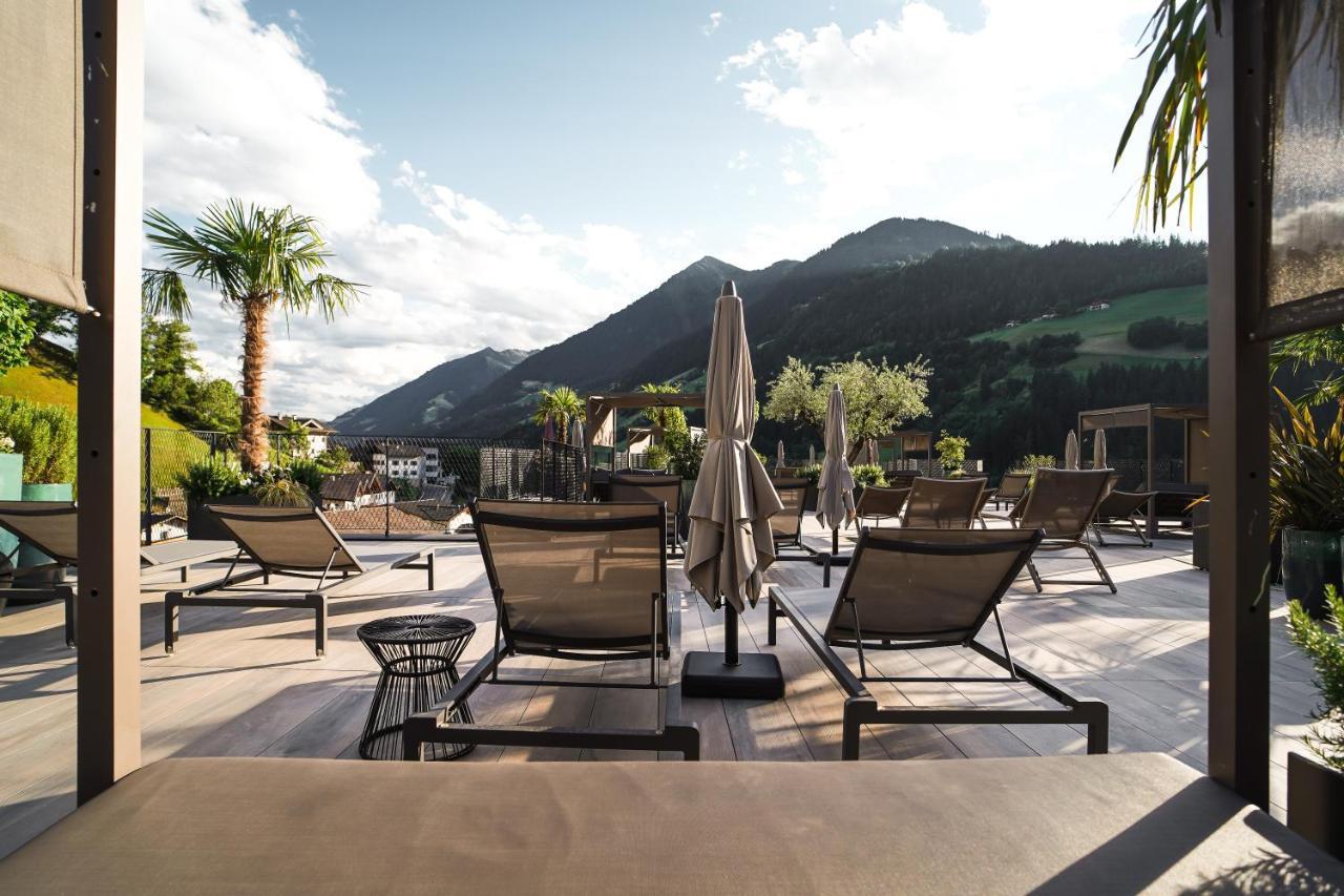 Stroblhof Active Family Spa Resort San Leonardo in Passiria Esterno foto