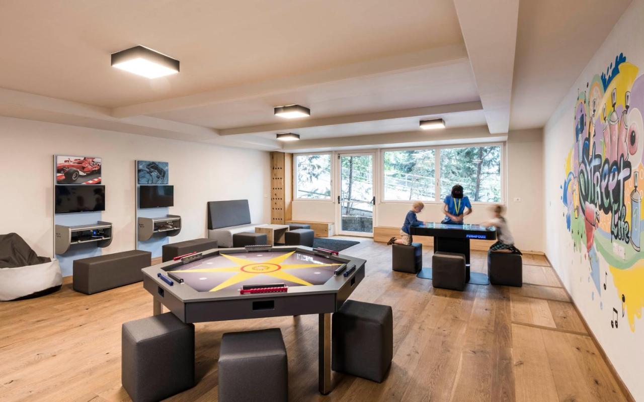 Stroblhof Active Family Spa Resort San Leonardo in Passiria Esterno foto