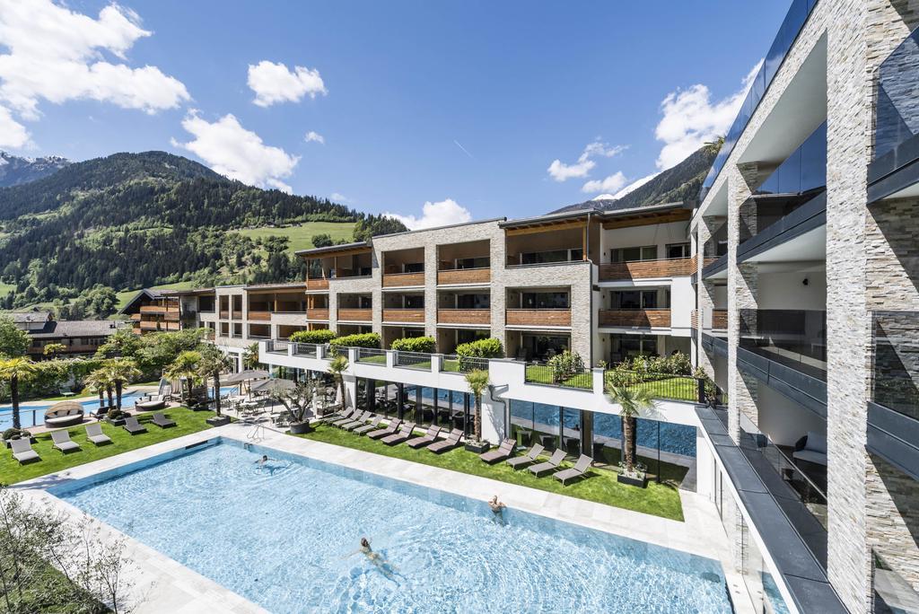 Stroblhof Active Family Spa Resort San Leonardo in Passiria Esterno foto