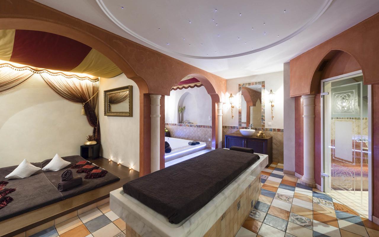 Stroblhof Active Family Spa Resort San Leonardo in Passiria Esterno foto