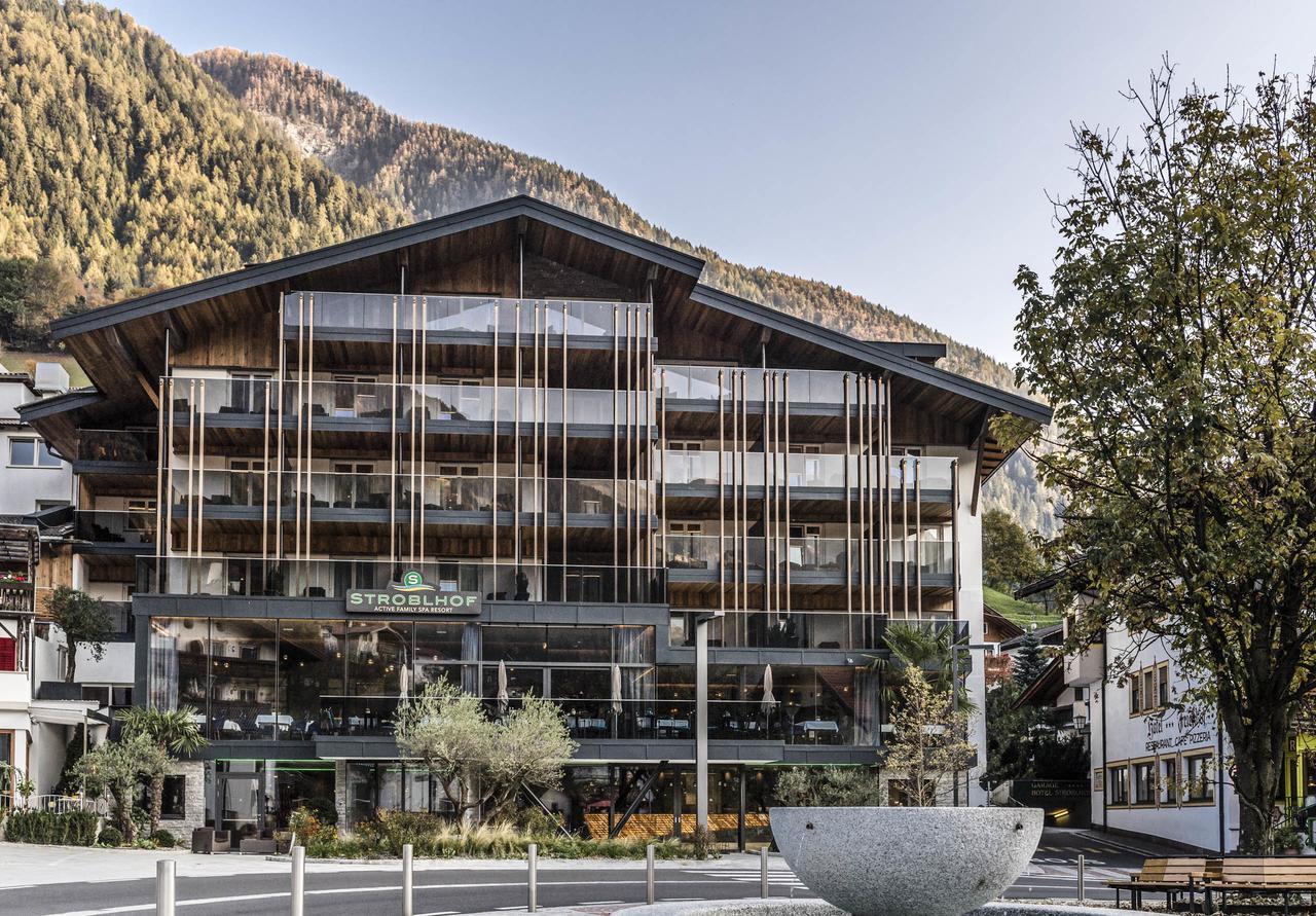 Stroblhof Active Family Spa Resort San Leonardo in Passiria Esterno foto