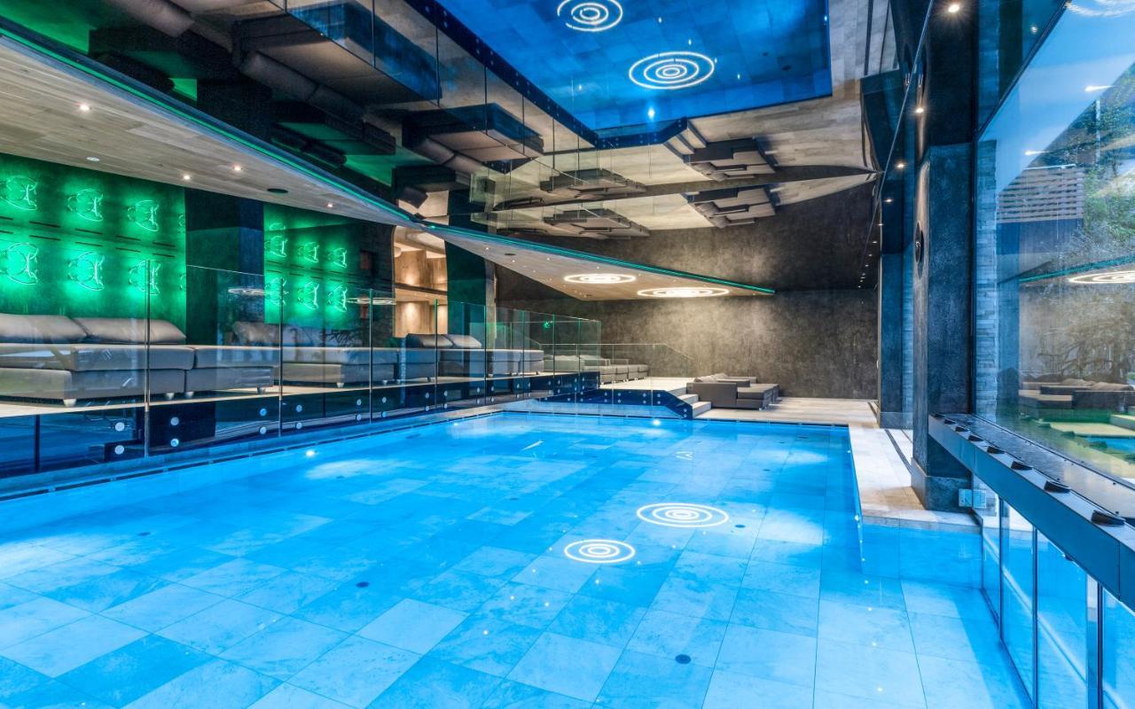 Stroblhof Active Family Spa Resort San Leonardo in Passiria Esterno foto