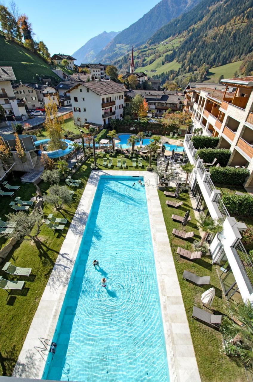 Stroblhof Active Family Spa Resort San Leonardo in Passiria Esterno foto